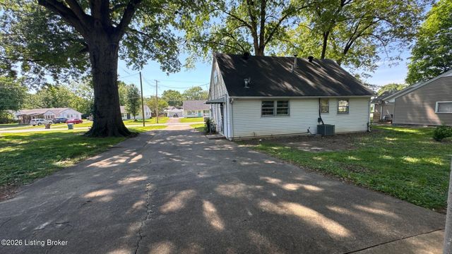 9231 Omar Khayyam Blvd, Louisville, KY 40272