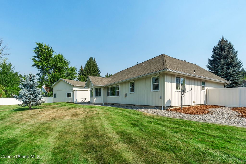 11907 N BLUE JAY CT, Hayden, ID 83835 photo 3