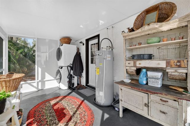 740 SUMMIT STREET, Eustis, FL 32726