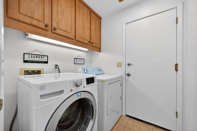 470 S Lexington Dr, Folsom, CA 95630