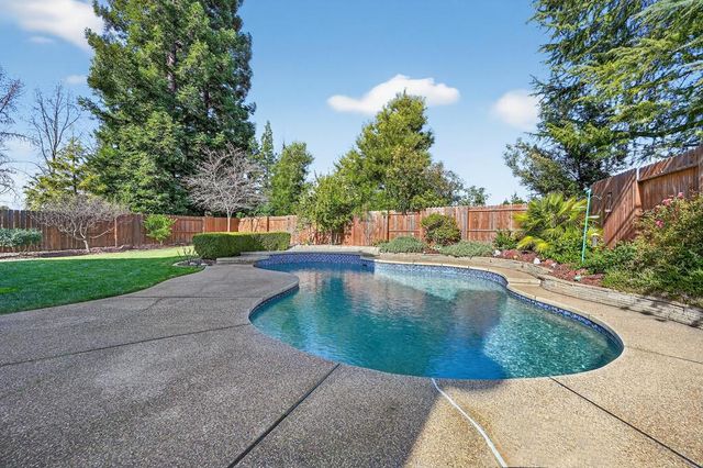 470 S Lexington Dr, Folsom, CA 95630