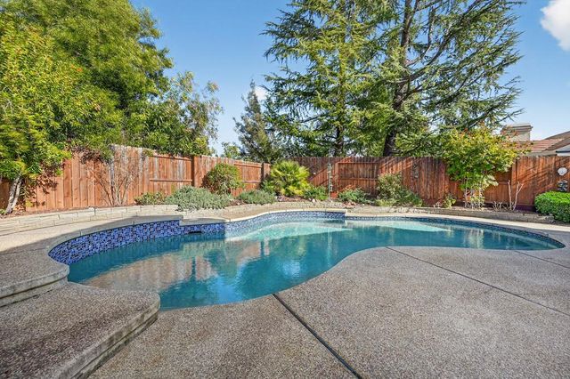 470 S Lexington Dr, Folsom, CA 95630