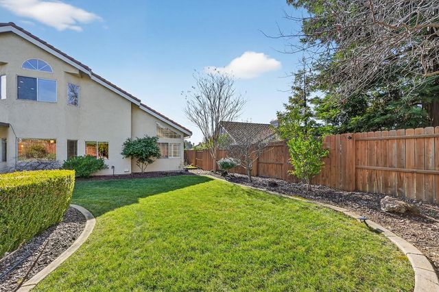 470 S Lexington Dr, Folsom, CA 95630