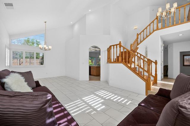 470 S Lexington Dr, Folsom, CA 95630