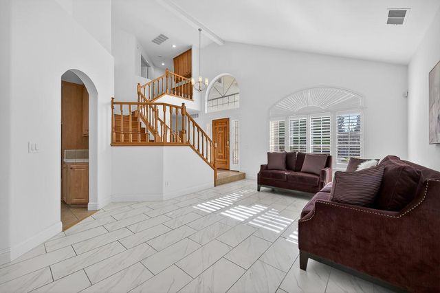 470 S Lexington Dr, Folsom, CA 95630