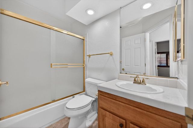 470 S Lexington Dr, Folsom, CA 95630