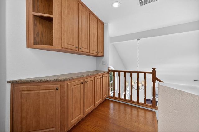 470 S Lexington Dr, Folsom, CA 95630