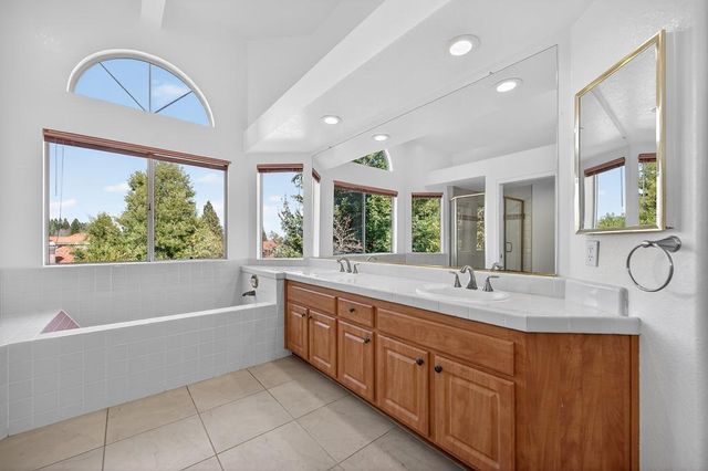 470 S Lexington Dr, Folsom, CA 95630