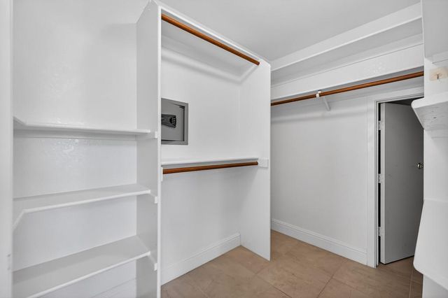 470 S Lexington Dr, Folsom, CA 95630