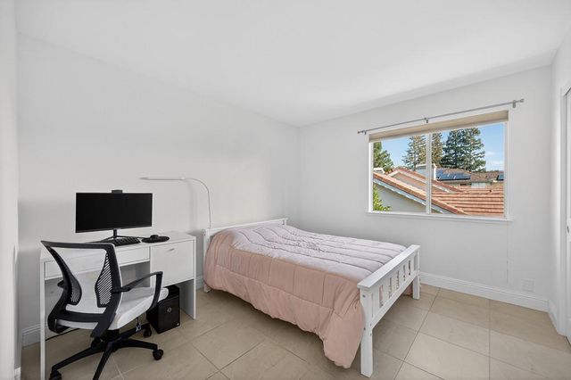 470 S Lexington Dr, Folsom, CA 95630