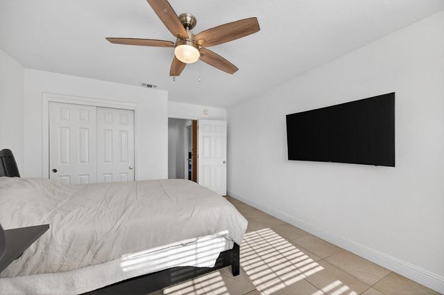 470 S Lexington Dr, Folsom, CA 95630