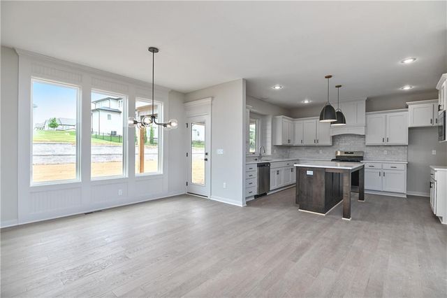 23822 Clear Creek Parkway, Shawnee, KS 66226