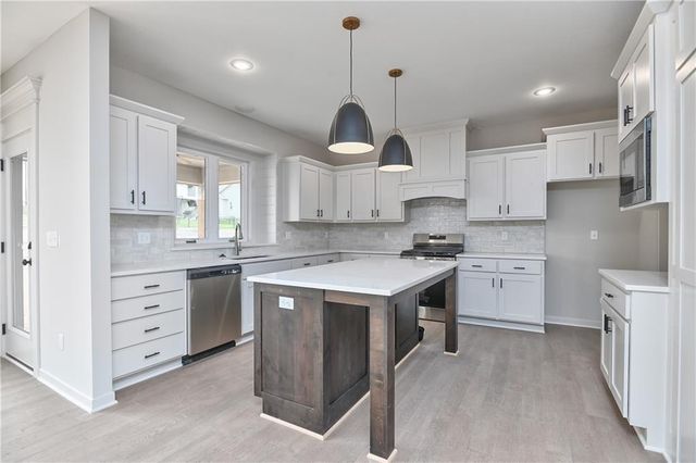 23822 Clear Creek Parkway, Shawnee, KS 66226
