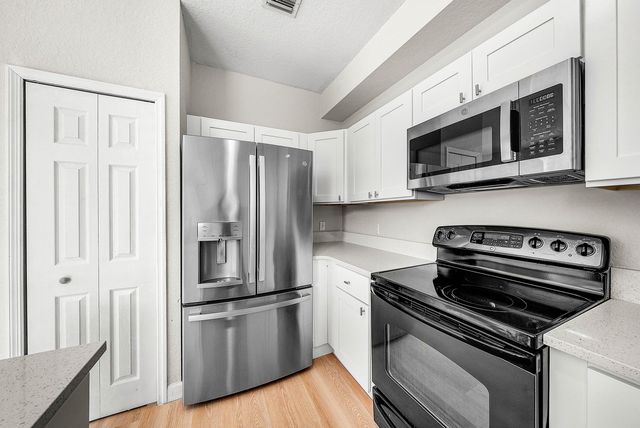 1008 SW Shoma Drive 394, Royal Palm Beach, FL 33414