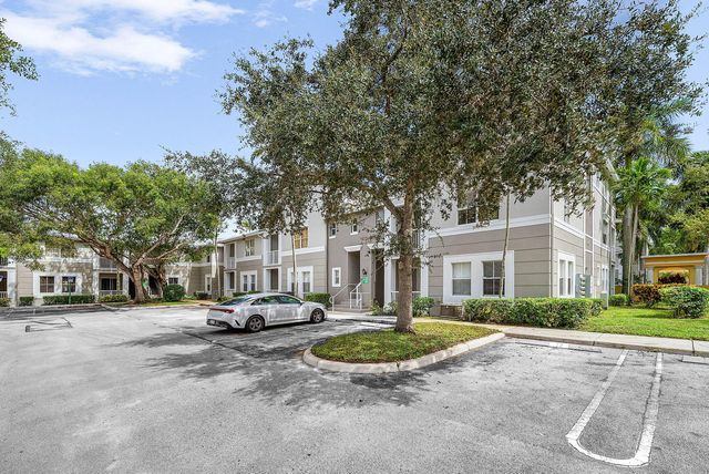 1008 SW Shoma Drive 394, Royal Palm Beach, FL 33414