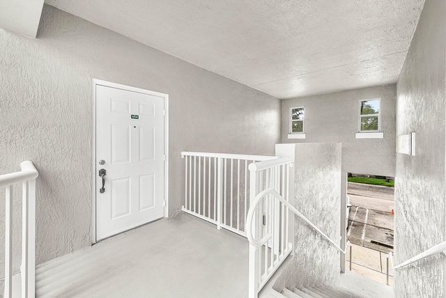 1008 SW Shoma Drive 394, Royal Palm Beach, FL 33414