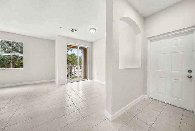 1008 SW Shoma Drive 394, Royal Palm Beach, FL 33414