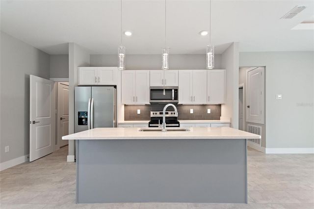 421 NE 19TH TERRACE, Cape Coral, FL 33909