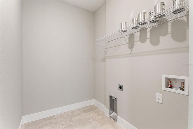 421 NE 19TH TERRACE, Cape Coral, FL 33909