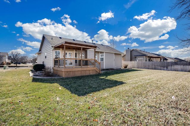 5718 E 49th St N, Bel Aire, KS 67220