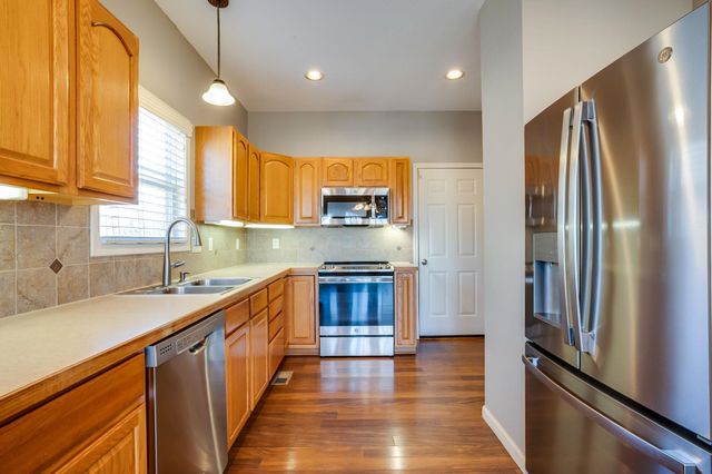 5718 E 49th St N, Bel Aire, KS 67220