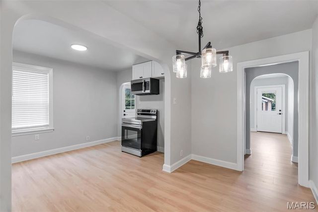 1165 Jackson Street, St Charles, MO 63301