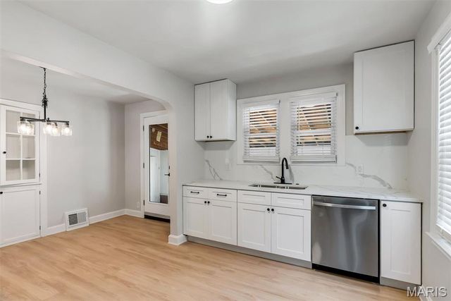 1165 Jackson Street, St Charles, MO 63301