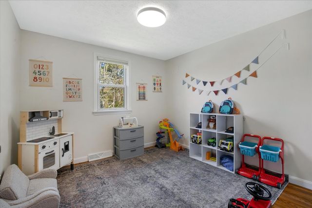 22 Avery Road, Pocasset, MA 02559