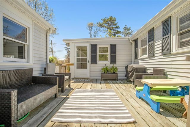 22 Avery Road, Pocasset, MA 02559