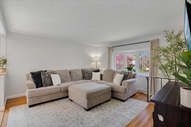 22 Avery Road, Pocasset, MA 02559