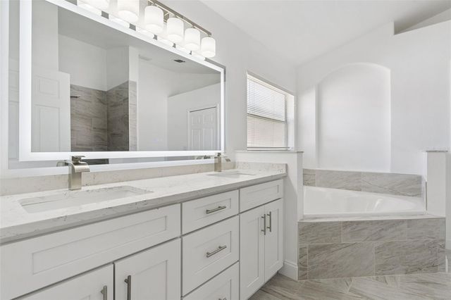 15932 ROBIN HILL LOOP, Clermont, FL 34714