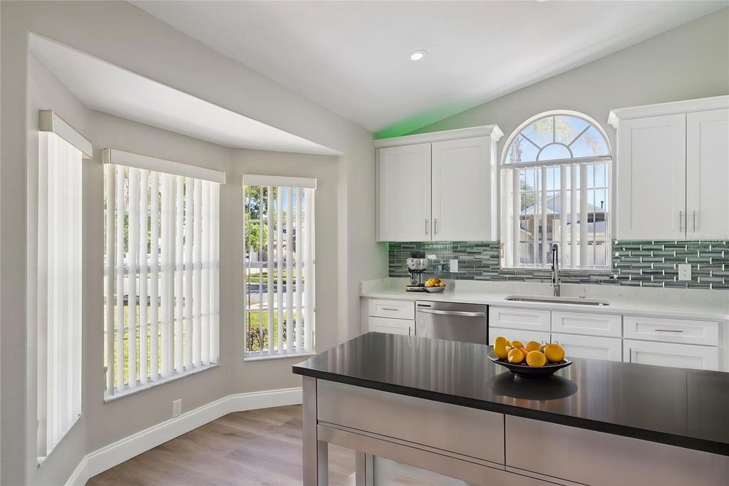 Image 2 of property listing at 15932 ROBIN HILL LOOP, Clermont, FL 34714