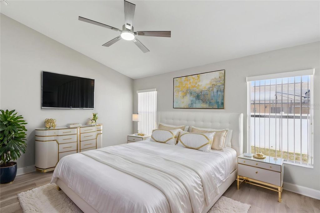 Image 12 of property listing at 15932 ROBIN HILL LOOP, Clermont, FL 34714