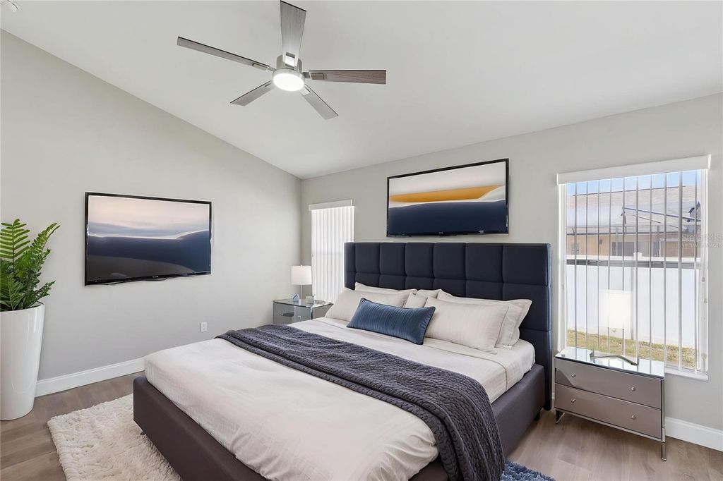 Image 13 of property listing at 15932 ROBIN HILL LOOP, Clermont, FL 34714