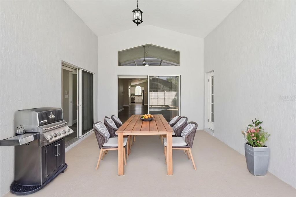 Image 16 of property listing at 15932 ROBIN HILL LOOP, Clermont, FL 34714