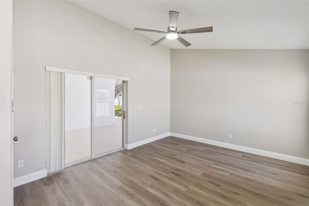 Image 36 of property listing at 15932 ROBIN HILL LOOP, Clermont, FL 34714