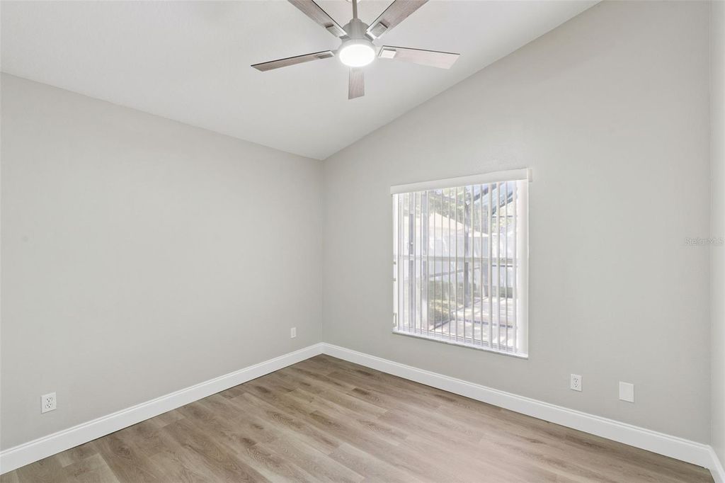 Image 39 of property listing at 15932 ROBIN HILL LOOP, Clermont, FL 34714