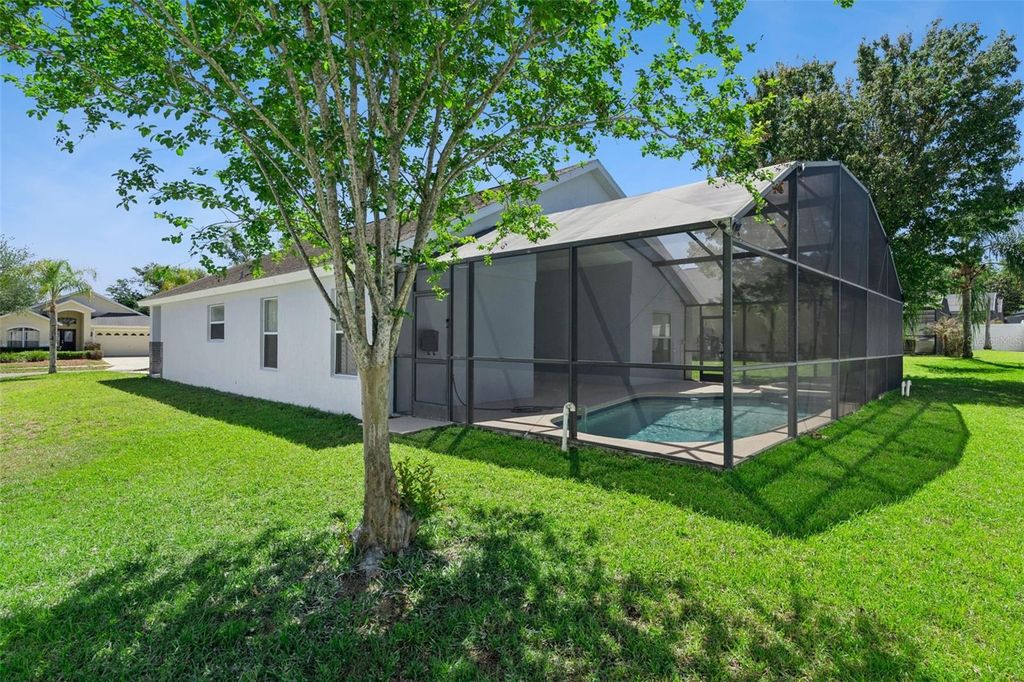 Image 50 of property listing at 15932 ROBIN HILL LOOP, Clermont, FL 34714