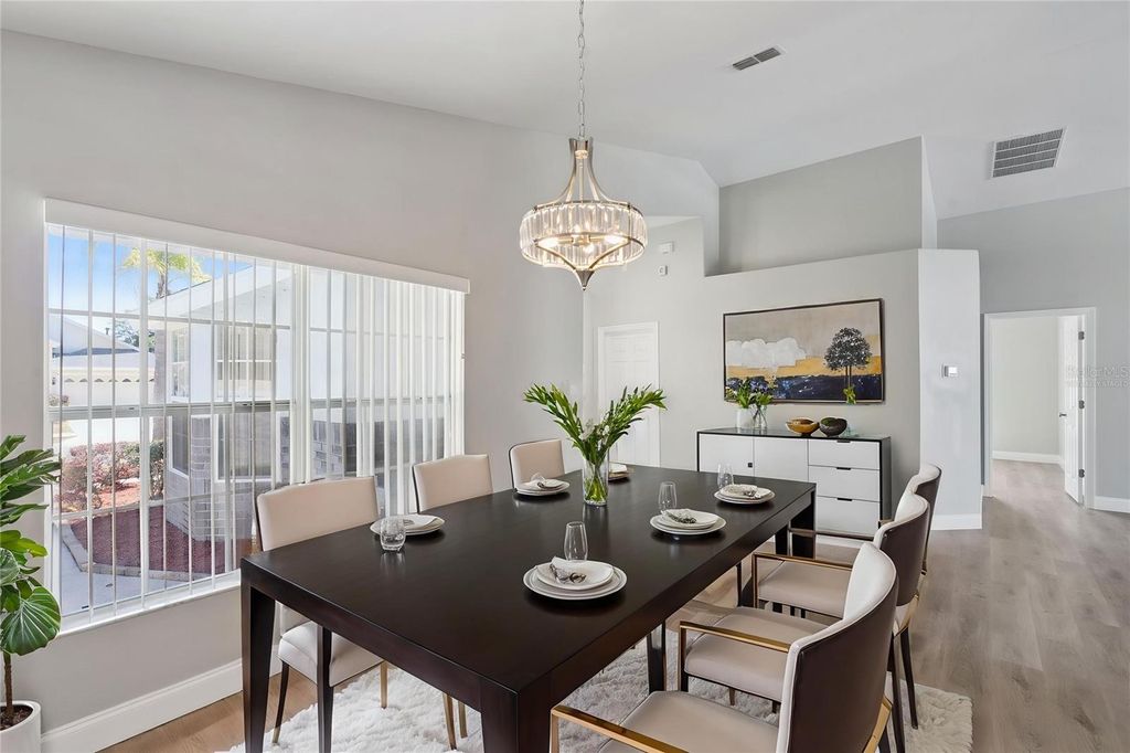 Image 7 of property listing at 15932 ROBIN HILL LOOP, Clermont, FL 34714