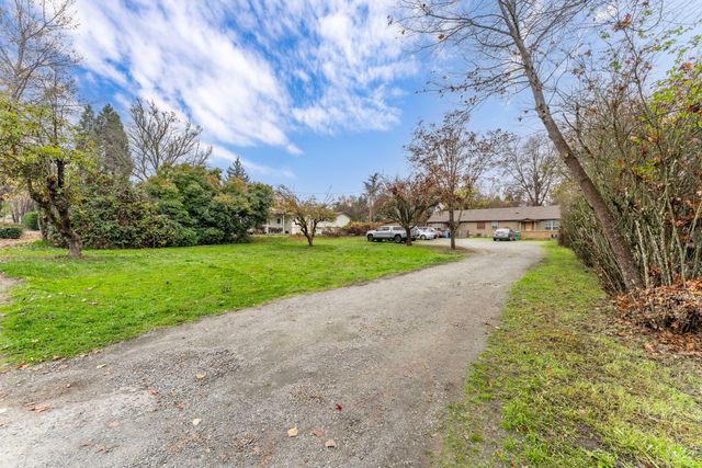 1848 Cloverlawn Drive, Grants Pass, OR 97527