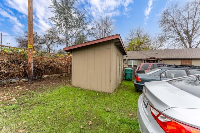 1848 Cloverlawn Drive, Grants Pass, OR 97527