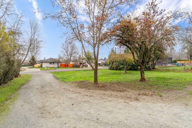 1848 Cloverlawn Drive, Grants Pass, OR 97527