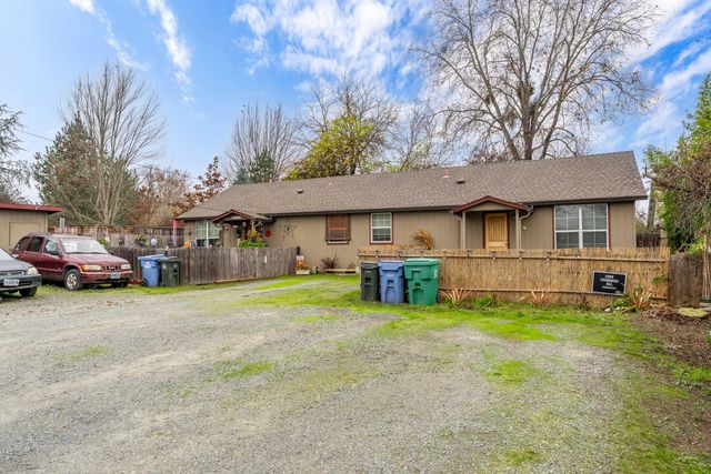 1848 Cloverlawn Drive, Grants Pass, OR 97527