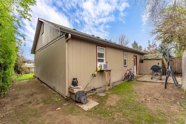 1848 Cloverlawn Drive, Grants Pass, OR 97527