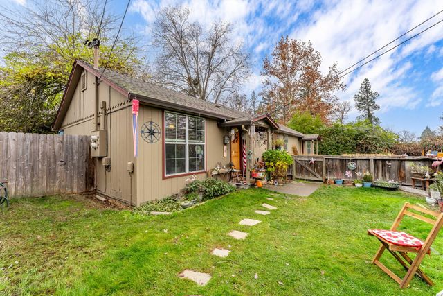 1848 Cloverlawn Drive, Grants Pass, OR 97527