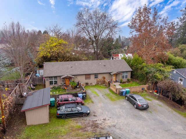 1848 Cloverlawn Drive, Grants Pass, OR 97527