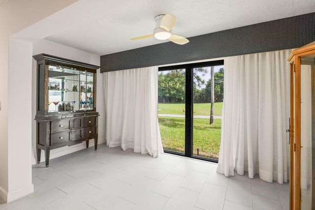 5338 S Fountains Dr Drive S, Lake Worth, FL 33467