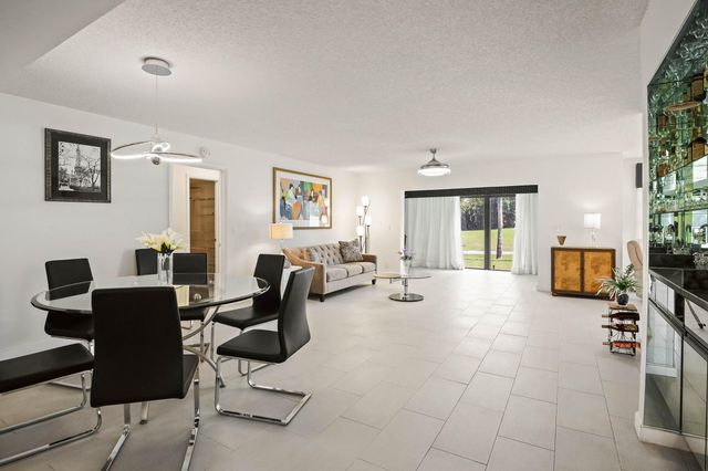 5338 S Fountains Dr Drive S, Lake Worth, FL 33467