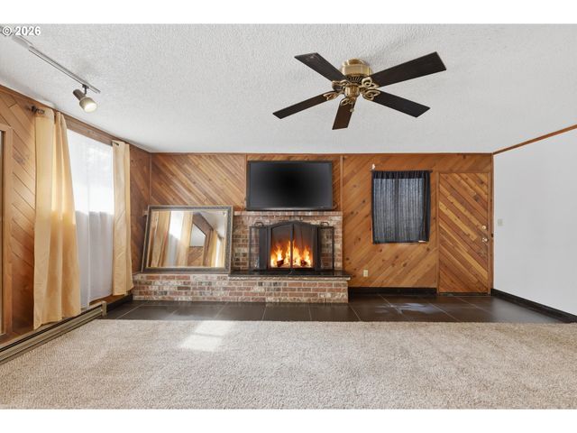 12519 Se ELLIS St, Portland, OR 97236