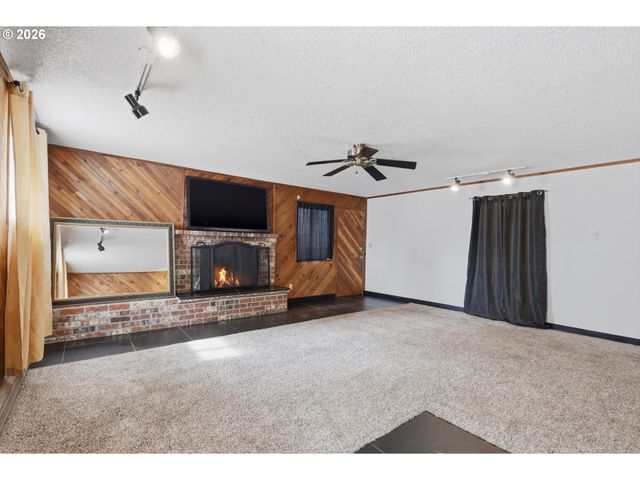 12519 Se ELLIS St, Portland, OR 97236